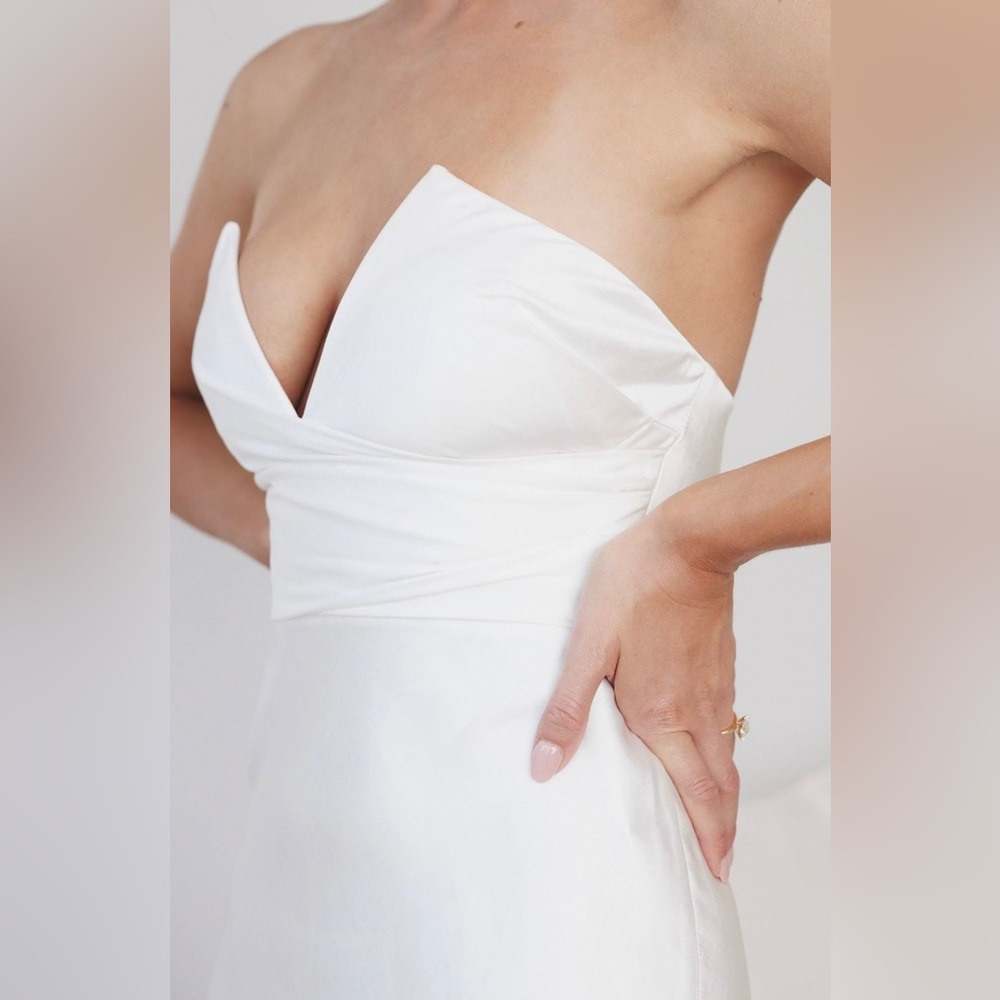 Esther & Co Giavanna Dress - Picture 2 of 9